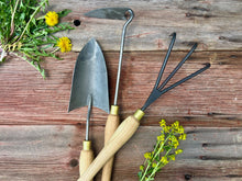 Load image into Gallery viewer, Long-Handled Garden Tool Set