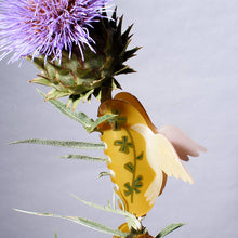 Load image into Gallery viewer, Lucky Dove White Four Leaf Clover Acetate Hair Claw