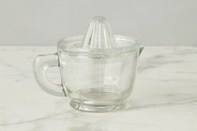 Load image into Gallery viewer, Etu Home | Bistro Glass Citrus Hand Press Juicer