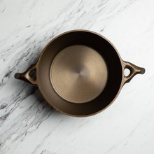 Load image into Gallery viewer, 3.5qt Dutch Oven with 9in Lid
