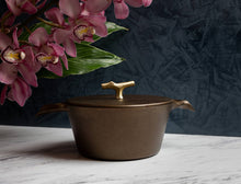 Load image into Gallery viewer, 3.5qt Dutch Oven with 9in Lid
