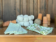Load image into Gallery viewer, Foxglove Green Napkins Set
