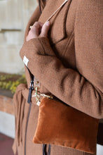 Load image into Gallery viewer, Velvet Ellie Wristlet

