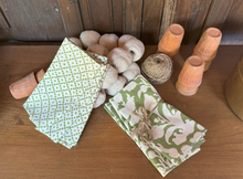 Load image into Gallery viewer, Foxglove Green Napkins Set
