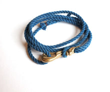 Load image into Gallery viewer, Cat Bates | Pelican Clip
